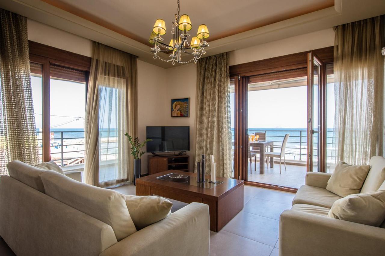 White Crystal Beachfront Apartment Goúrnes Exteriér fotografie